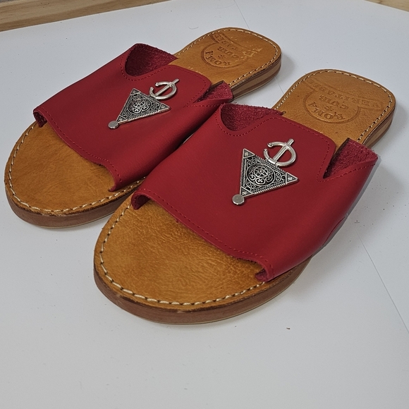 Red Leather Moroccan Flat Sandals with Silver Accents - Picture 2 of 5